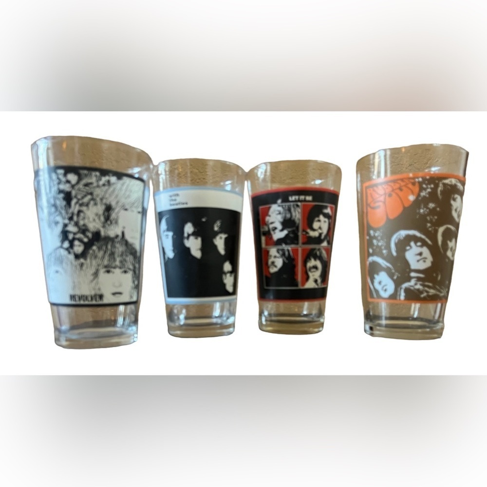 The beetles set of 4 glasses hold 2 cups liquid